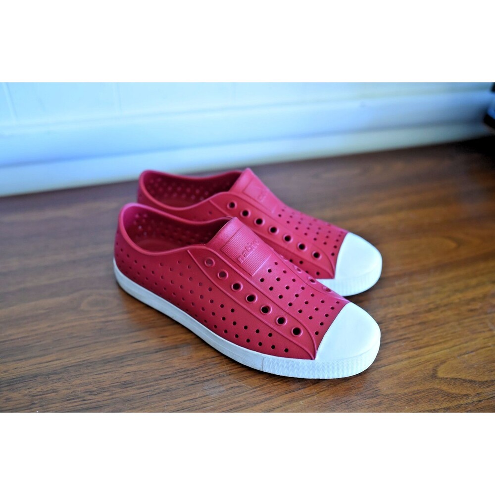 Native Jefferson Slip-On Shoes Women’s 10 / Men’s 8 Adult Unisex RED water